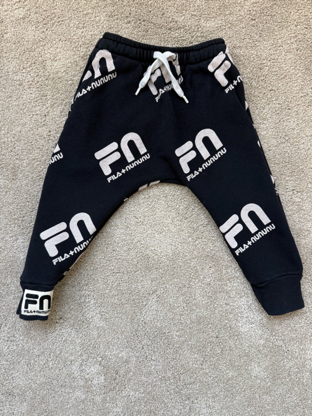 Nununu black joggers 18-24mo